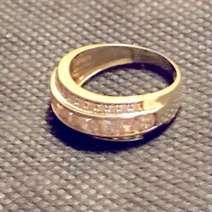 Vintage 14k Gold Ring. Great Condition!